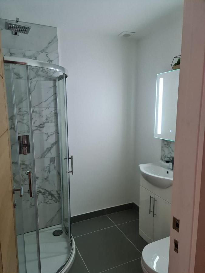 2 Bedroom Central Apartment Лик Экстерьер фото