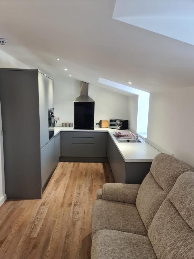 2 Bedroom Central Apartment Лик Экстерьер фото