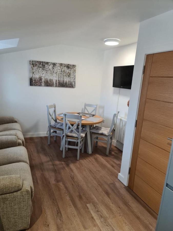 2 Bedroom Central Apartment Лик Экстерьер фото