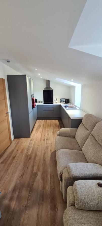 2 Bedroom Central Apartment Лик Экстерьер фото