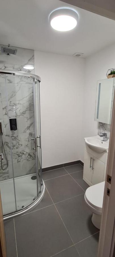 2 Bedroom Central Apartment Лик Экстерьер фото