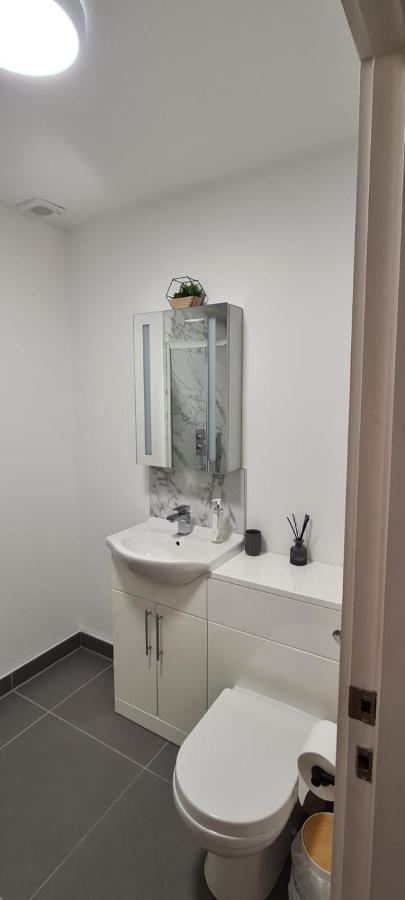 2 Bedroom Central Apartment Лик Экстерьер фото